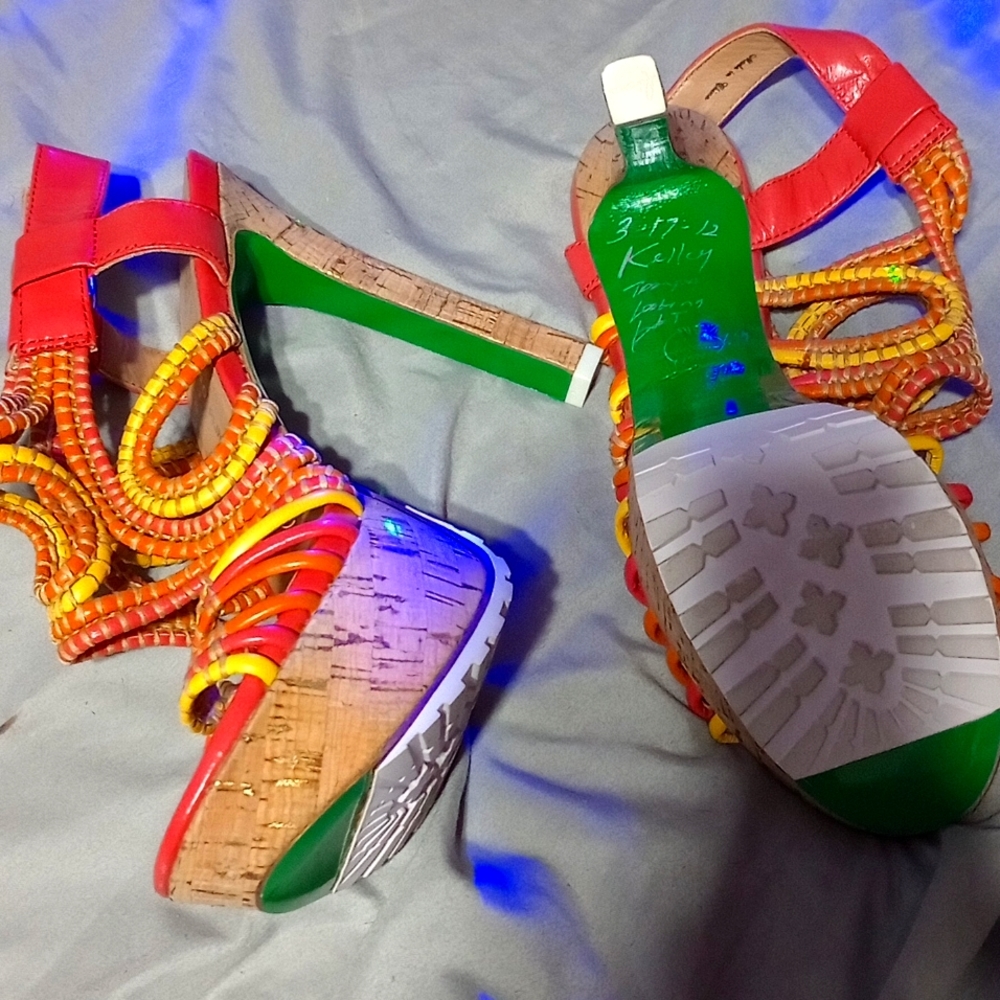 New with out box Lisa by Donald j Pliner heels